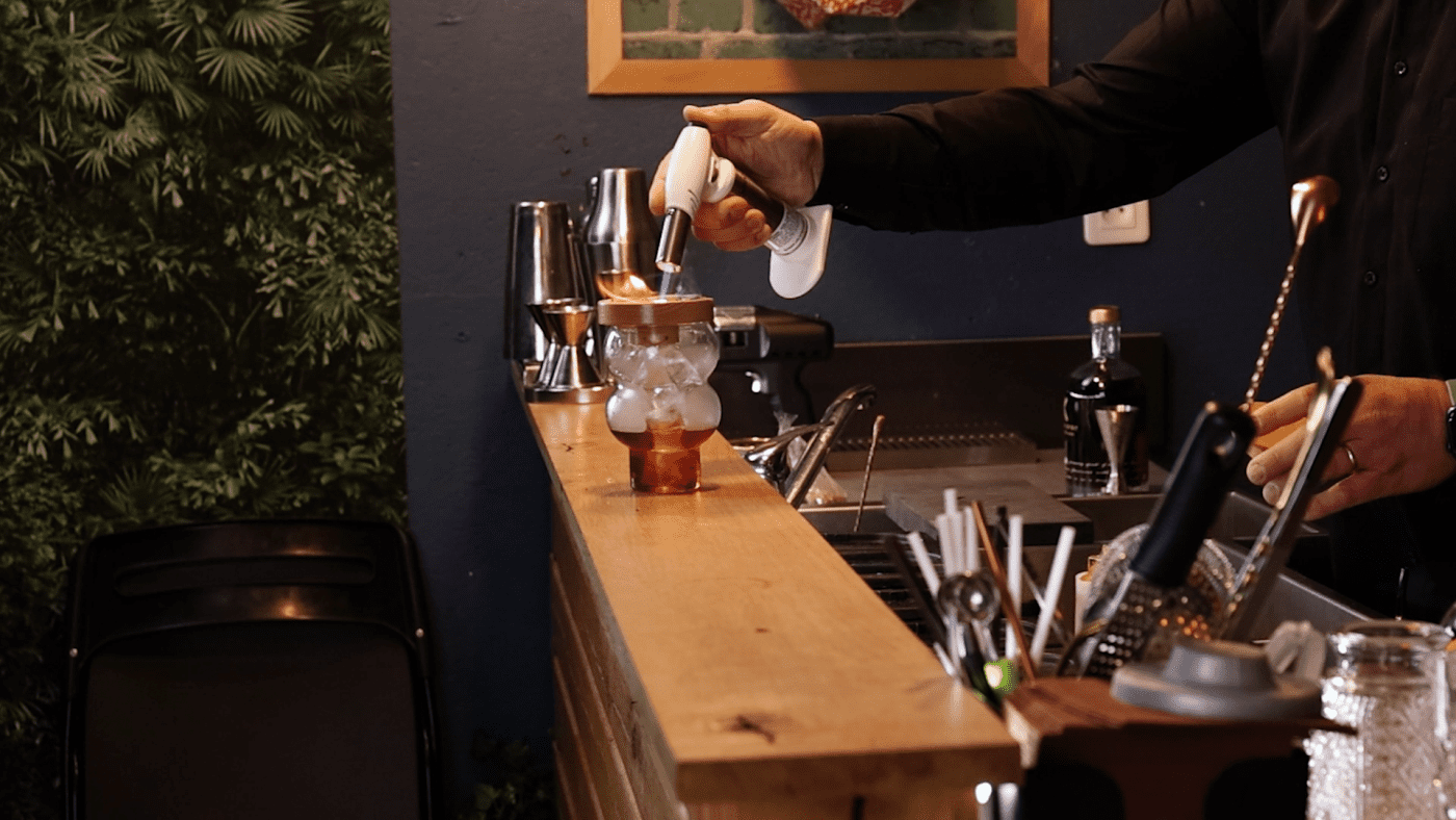 Comment faire un cocktail fumé ? - Formation barman