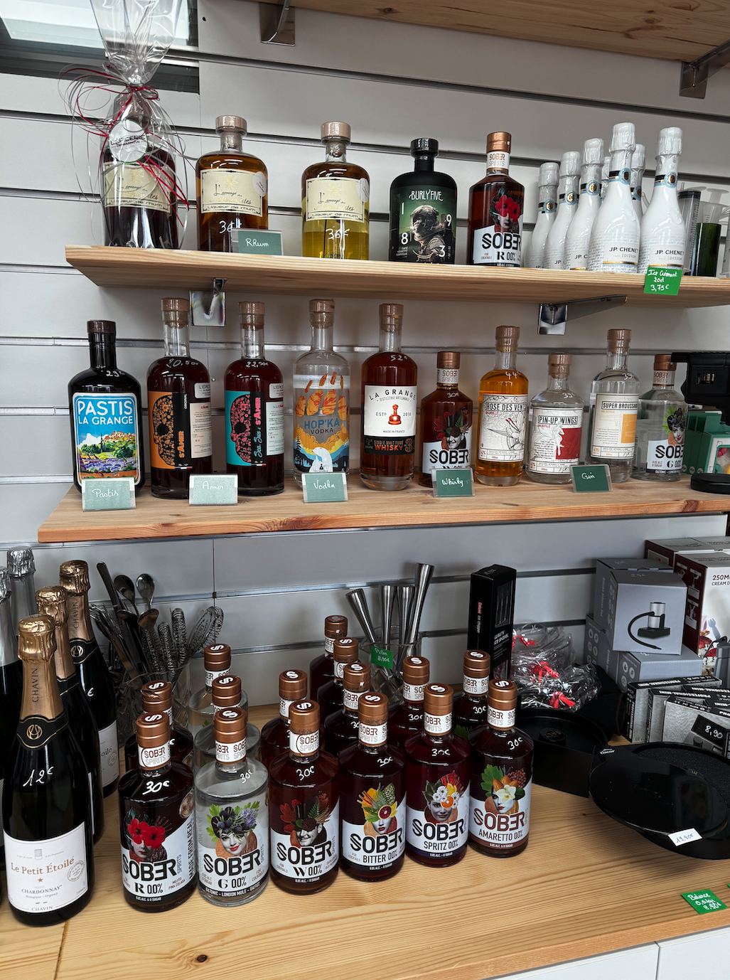 boisson locaux dans notre boutique epicerie du barman a