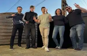 Groupe de stagiaires en formation barman présentiel avec Frédéric Edel