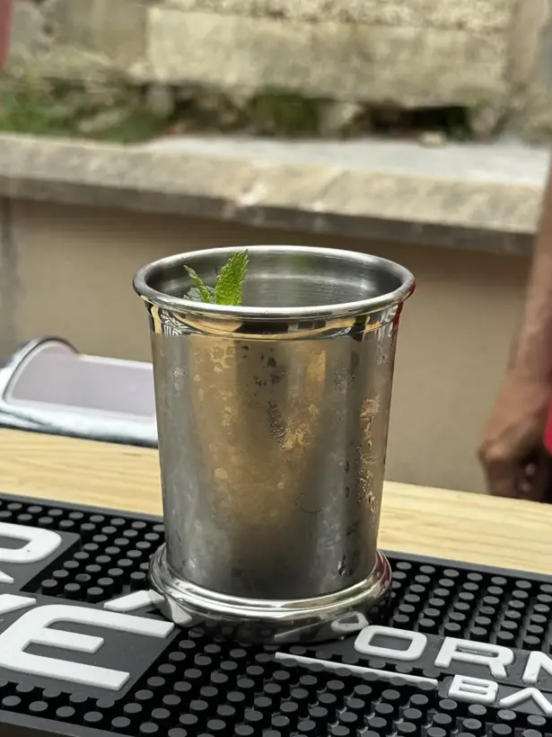 Stagiaires en formation barman financée par France Travail