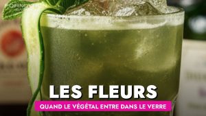 Les fleurs dans un cocktail
