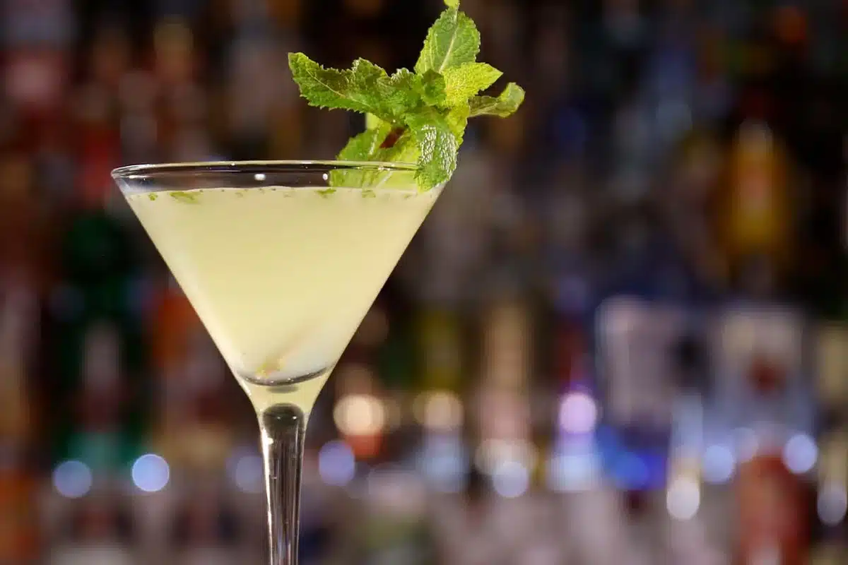 Cocktail Daiquiri réalisé en formation barman à Paris — session du 6 au 8 décembre 2027