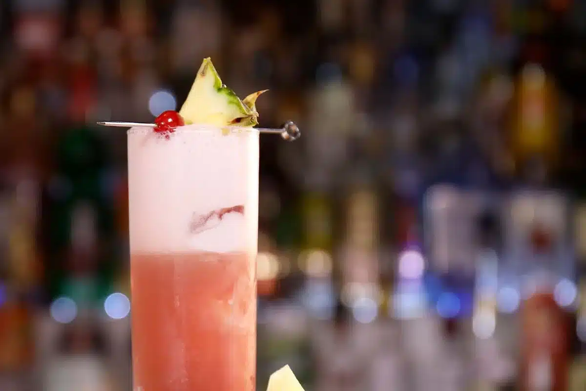 Cocktail réalisé en formation barman à Paris — session du 13 au 15 septembre 2027